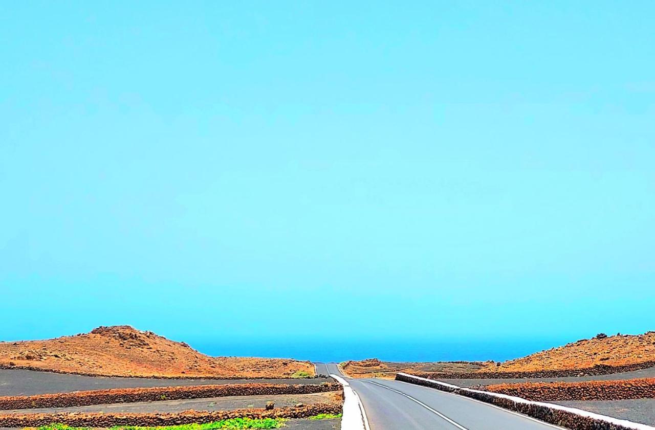 Lanzarote Ocean Loft A Apartment Tinajo Bagian luar foto